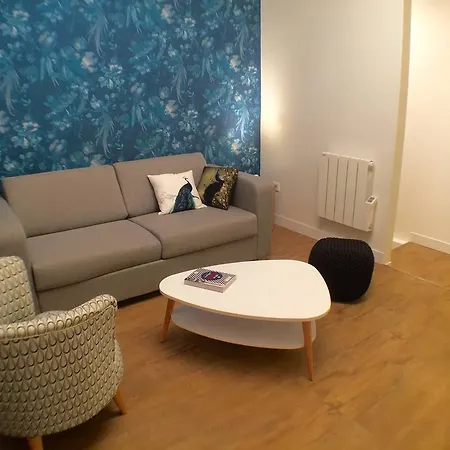 70m² 2 slaapkamer, 1 privé badkamer Appartement in 18th - Sacre Coeur - Montmartre Parijs Kamer foto