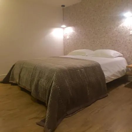 70m² 2 slaapkamer, 1 privé badkamer Appartement in 18th - Sacre Coeur - Montmartre Parijs Kamer foto